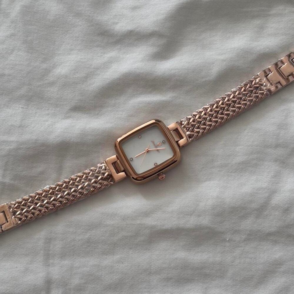 Women’s Rose Gold Square Watch White Dial Luxury Mesh Band Elegant Waterproof - Picture 4 of 6